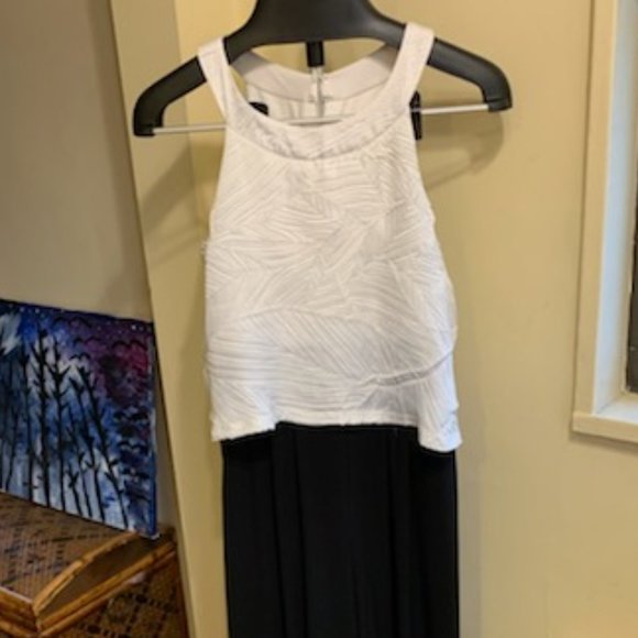 White and Black Sleeveless Jumpsuit - Picture 4 of 8